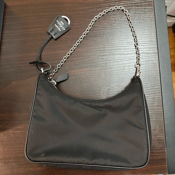 BARELY USED PRADA NYLON BAG - Picture 2 of 7